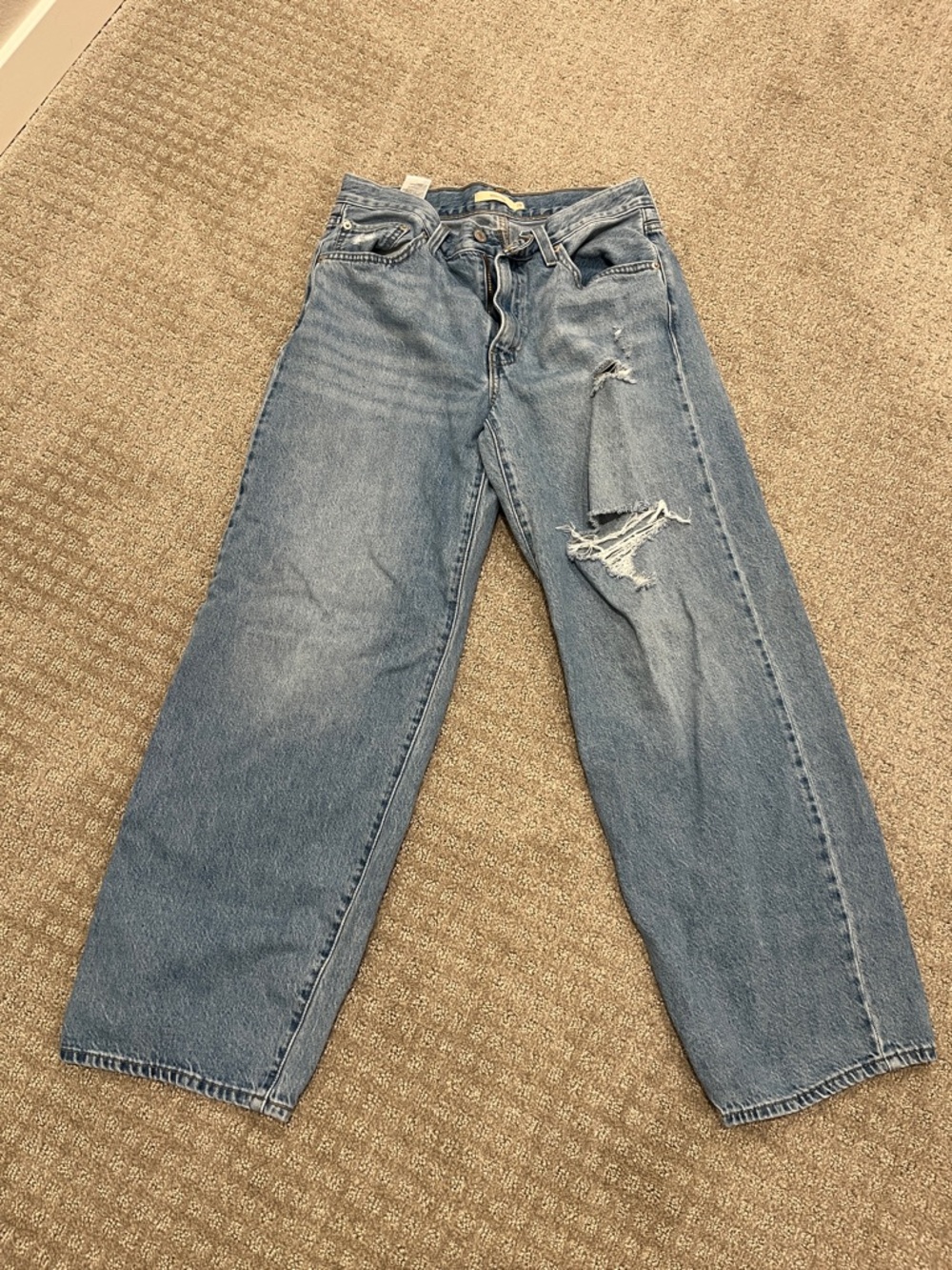 Levi’s Baggy Dad LightWash Distressed